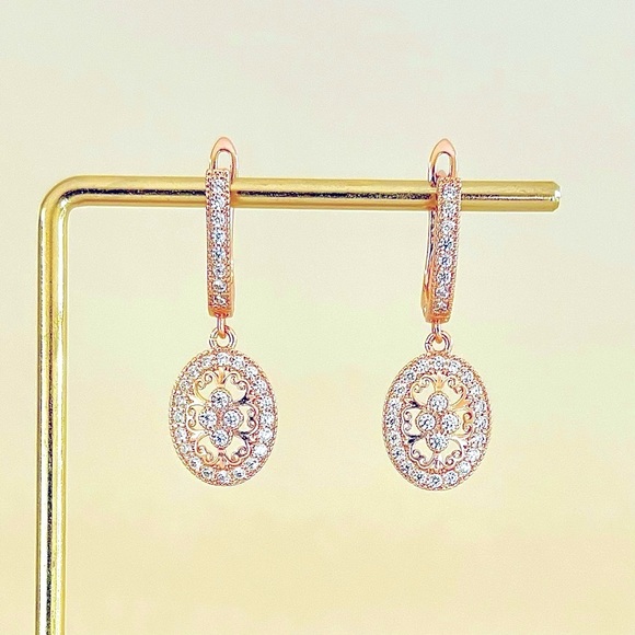 Jewelry - 14K Gold Vintage Style Dangle Drop Earrings